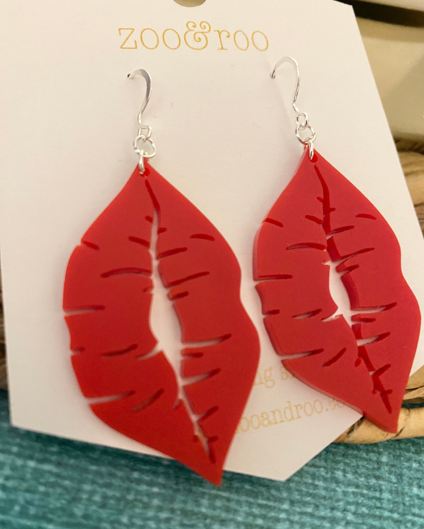 Kissy Lips earrings