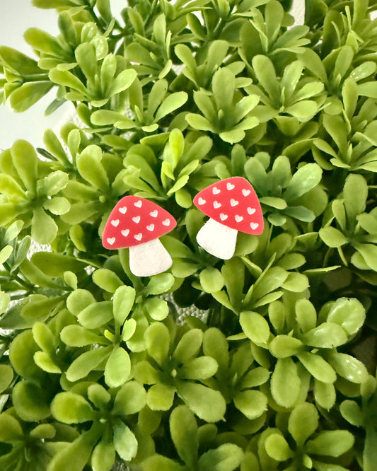 Mushroom-shaped earrings by zoo&roo